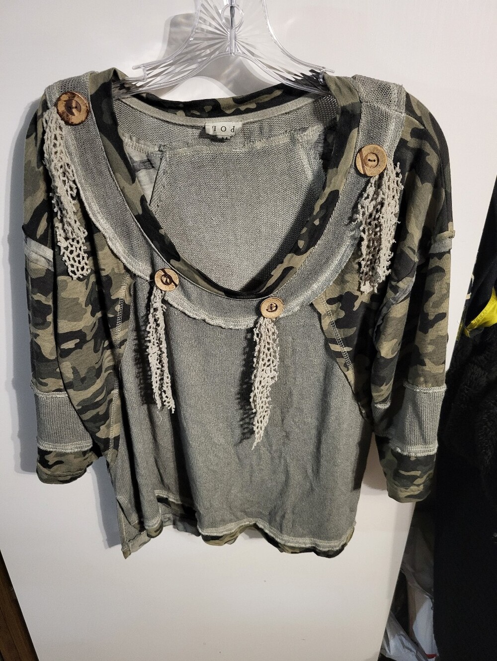 POL Camo Top New Size M